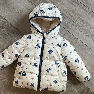GAP Minnie Mouse Puffer jacket!  Like new!  3T